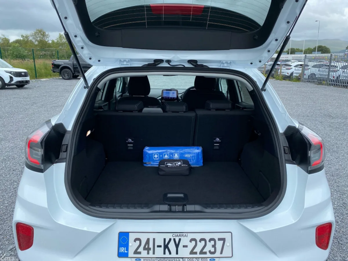 Ford Puma SUV, Petrol, 2024, White