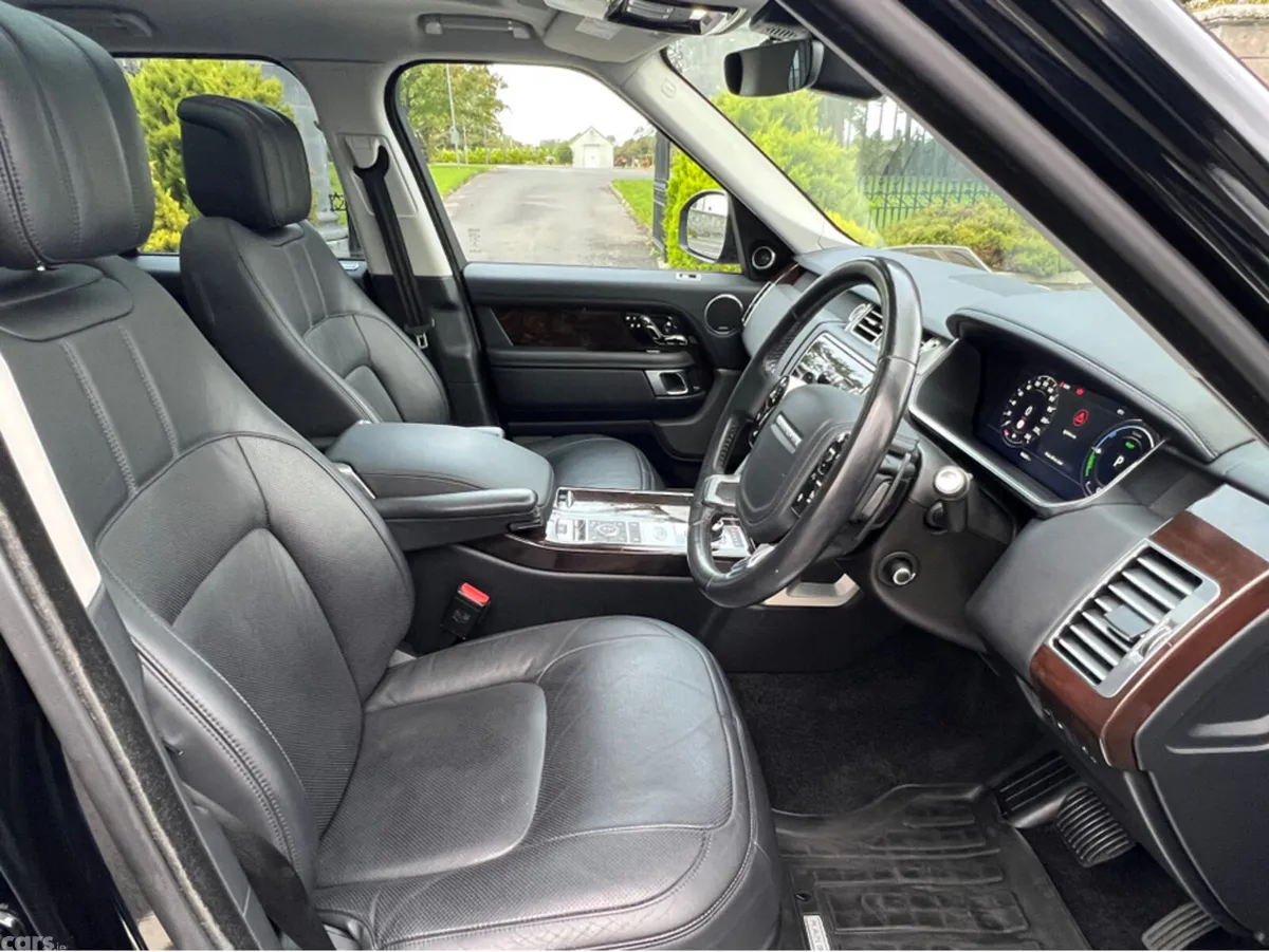 Land Rover Range Rover SUV, Petrol Plug-in Hybrid, 2018, Black