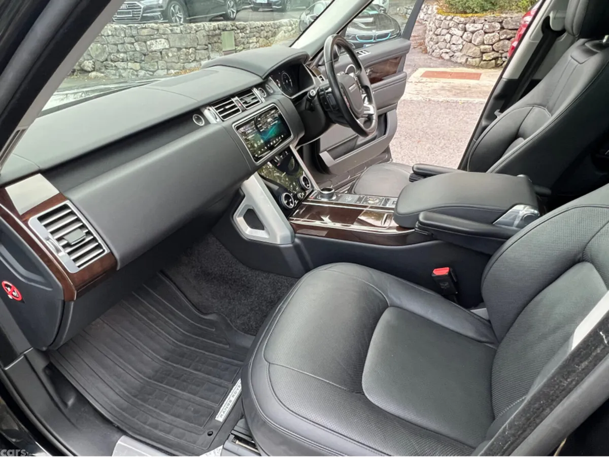 Land Rover Range Rover SUV, Petrol Plug-in Hybrid, 2018, Black