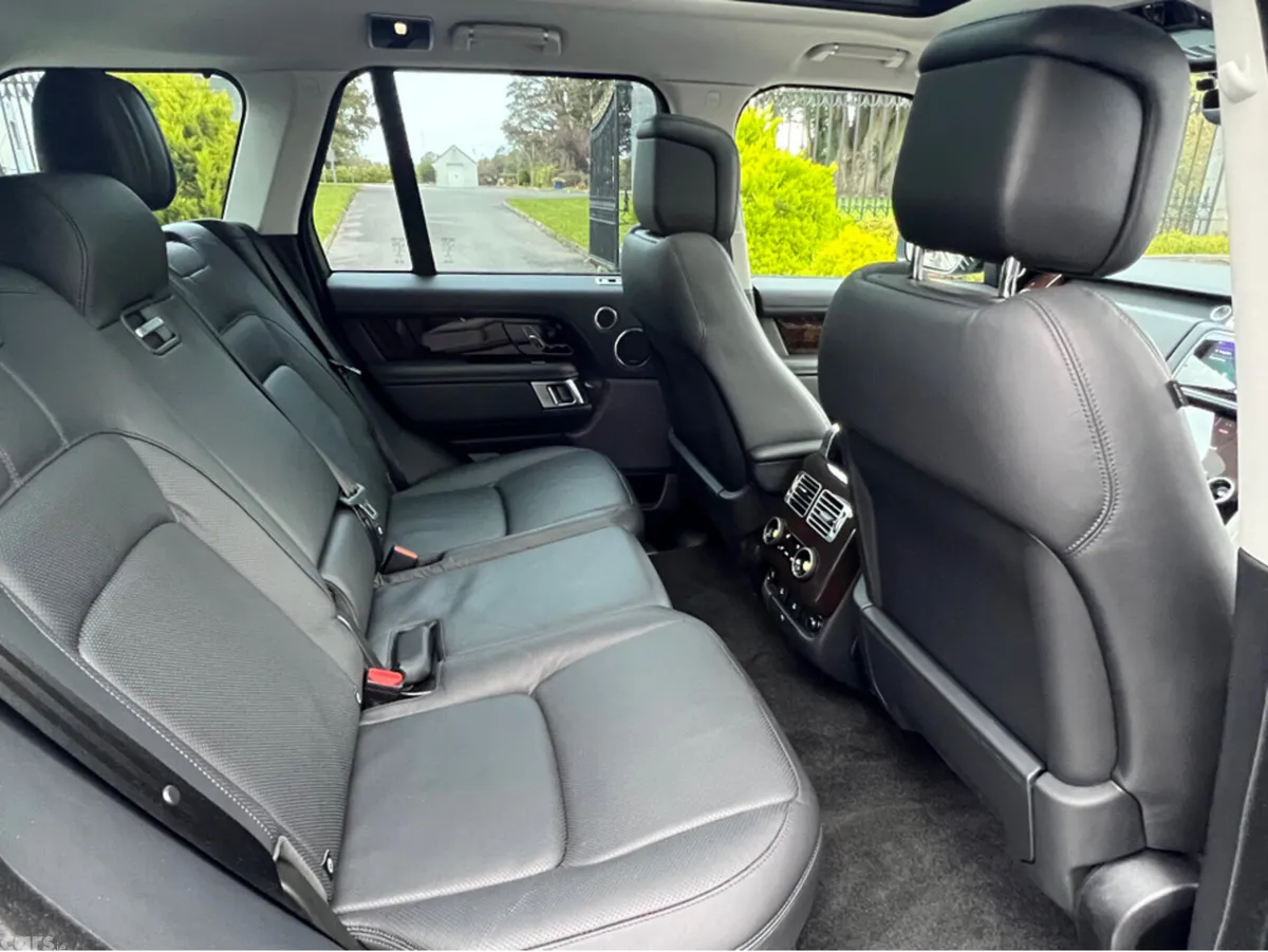 Land Rover Range Rover SUV, Petrol Plug-in Hybrid, 2018, Black