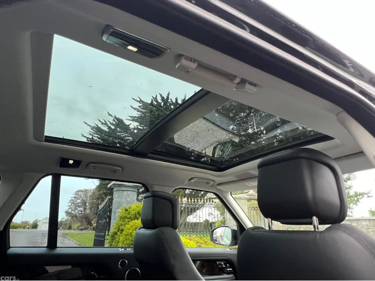 Land Rover Range Rover SUV, Petrol Plug-in Hybrid, 2018, Black