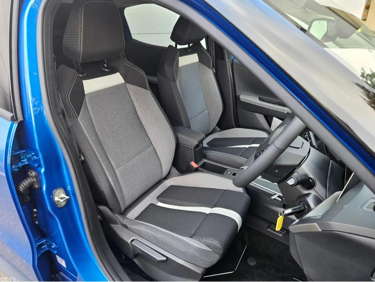 Opel Frontera SUV, Petrol Hybrid, 2026, Blue