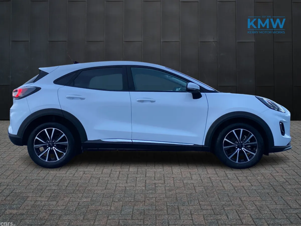 Ford Puma MPV, Petrol Hybrid, 2023, White