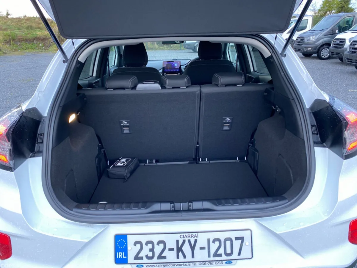 Ford Puma MPV, Petrol Hybrid, 2023, White