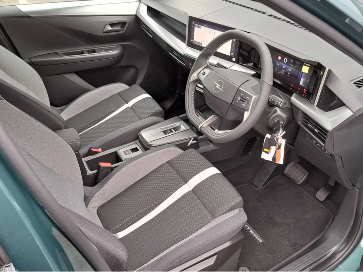 Opel Frontera MPV, Petrol Hybrid, 2026, Green