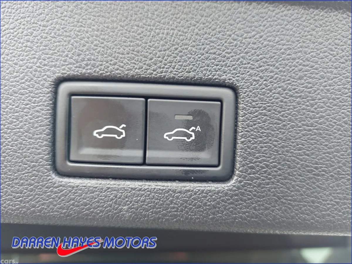 Volkswagen Touareg MPV, Diesel, 2022, White