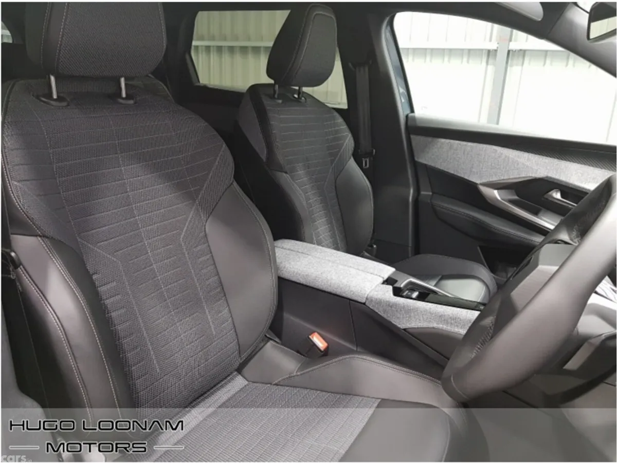 Peugeot 5008 SUV, Electric, 2026, Blue