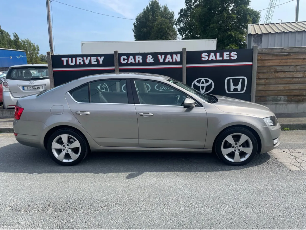 Skoda Octavia Hatchback, Diesel, 2016, Beige