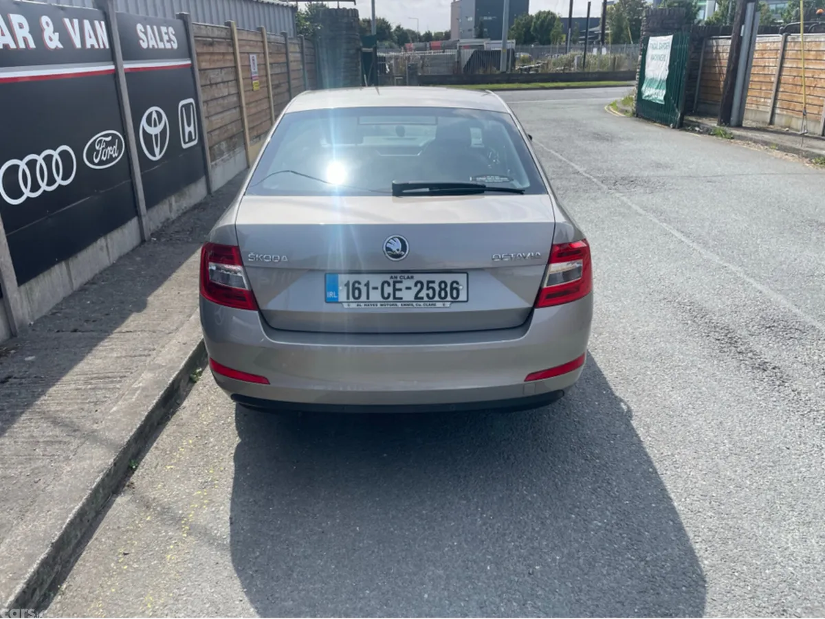 Skoda Octavia Hatchback, Diesel, 2016, Beige
