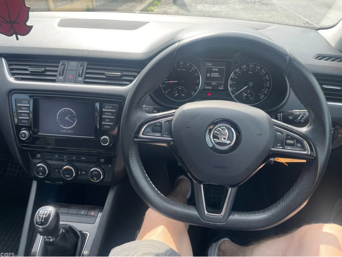 Skoda Octavia Hatchback, Diesel, 2016, Beige