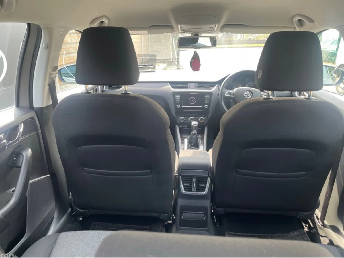 Skoda Octavia Hatchback, Diesel, 2016, Beige