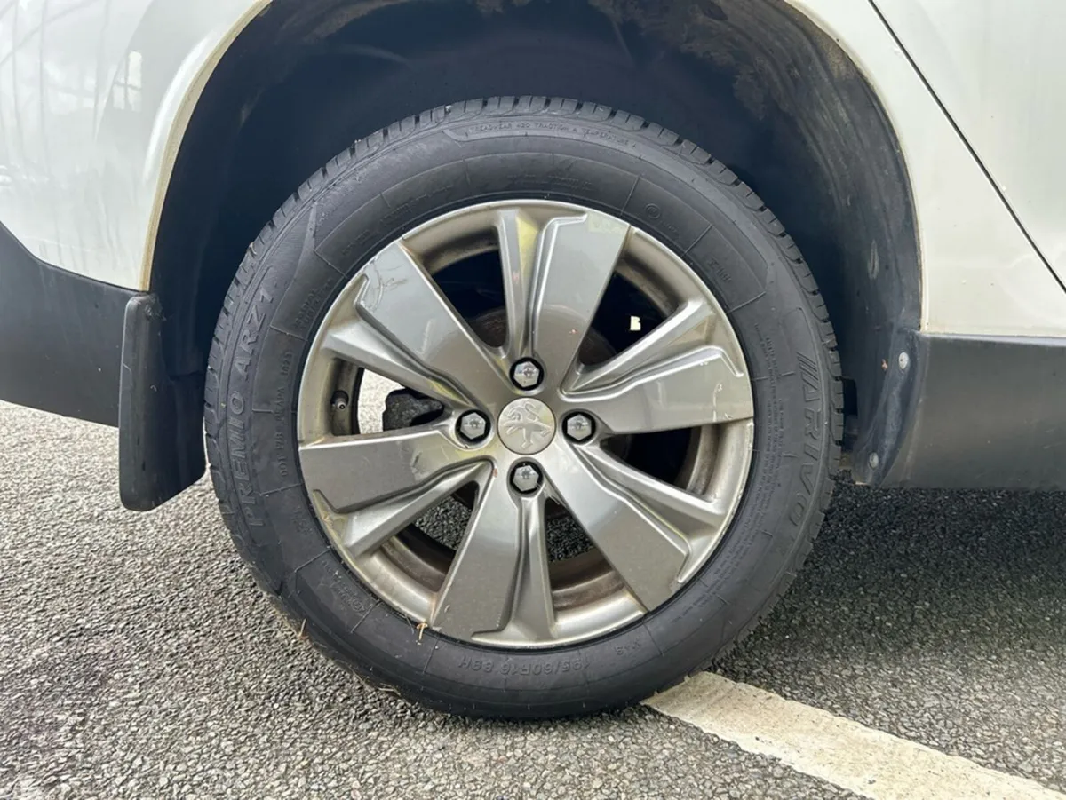 Peugeot 2008 Hatchback, Diesel, 2020, White