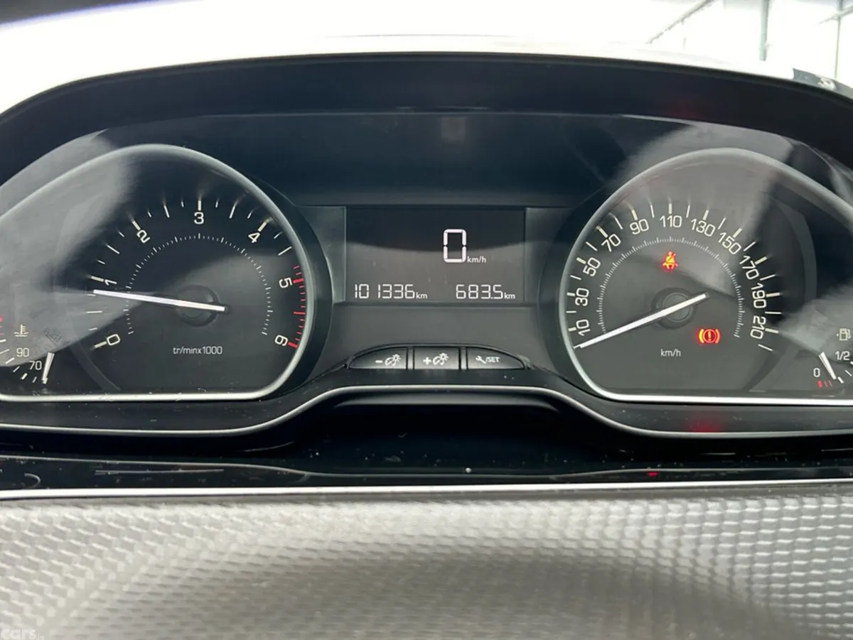 Peugeot 2008 Hatchback, Diesel, 2020, White
