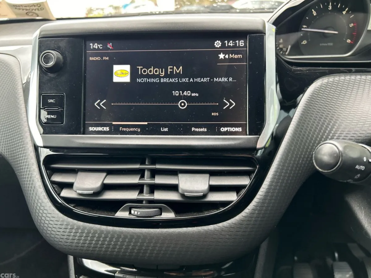Peugeot 2008 Hatchback, Diesel, 2020, White