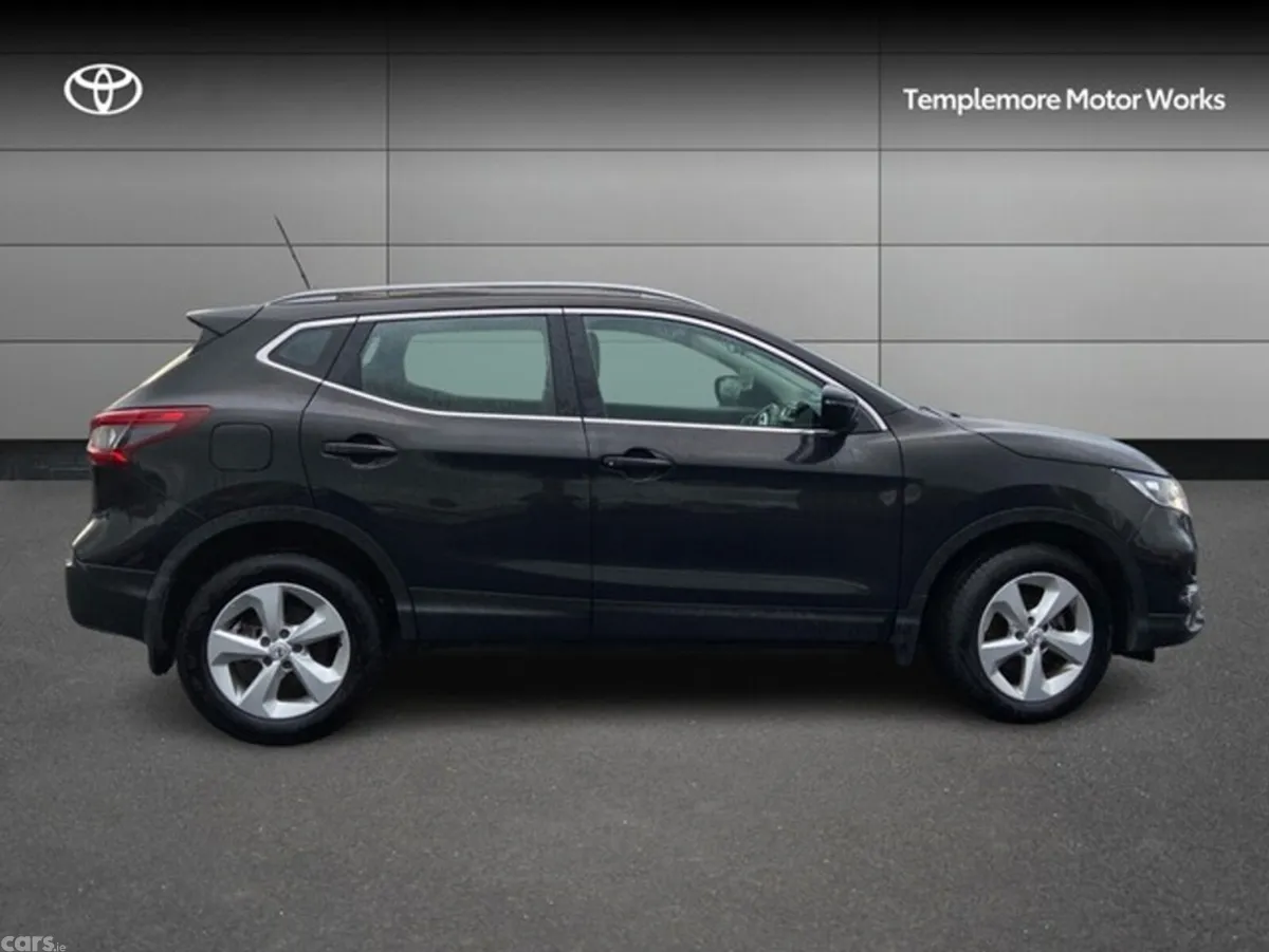 Nissan Qashqai MPV, Petrol, 2021, Black