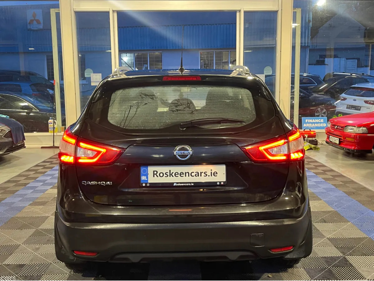 Nissan Qashqai MPV, Diesel, 2017, Black