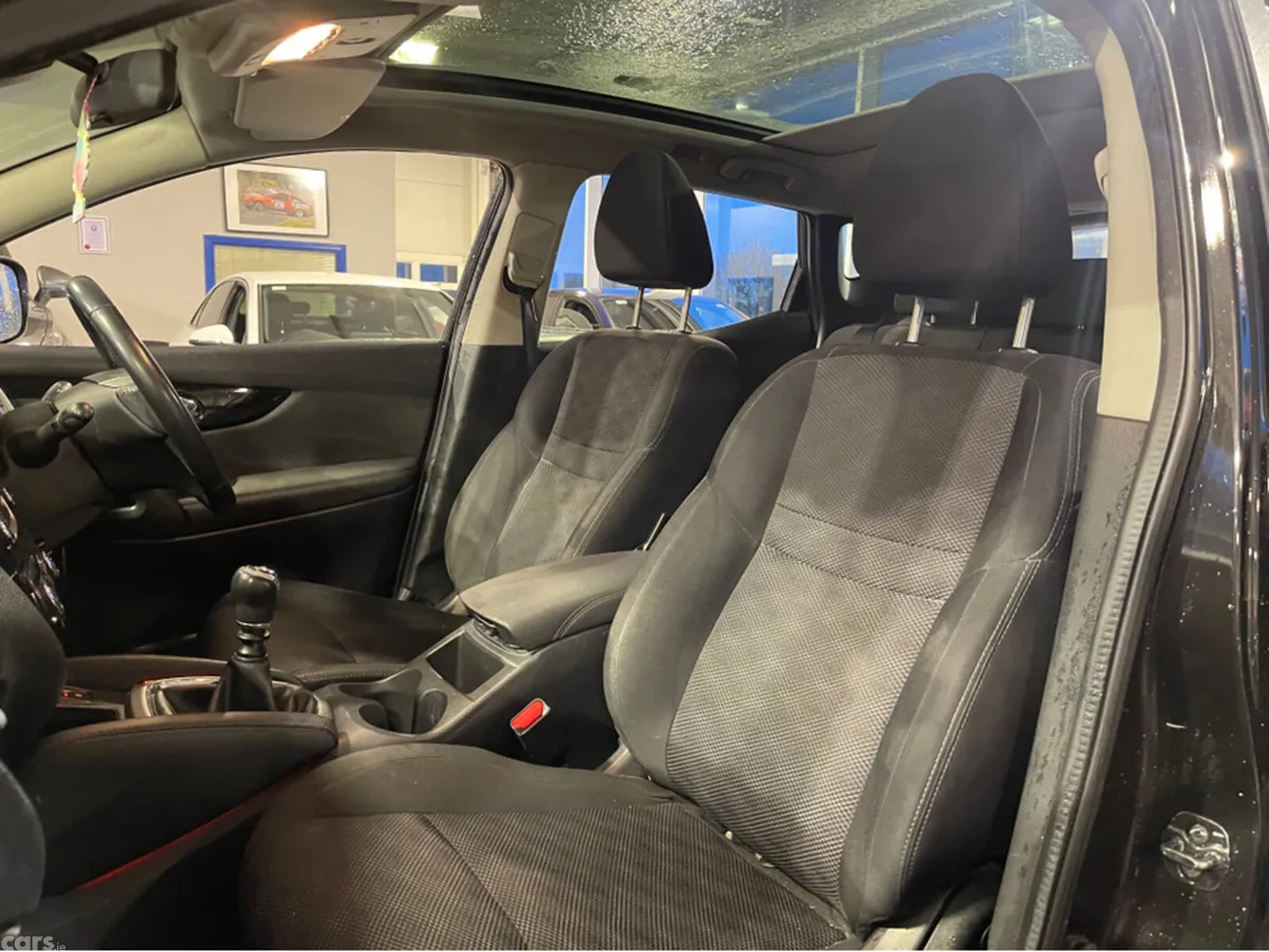 Nissan Qashqai MPV, Diesel, 2017, Black