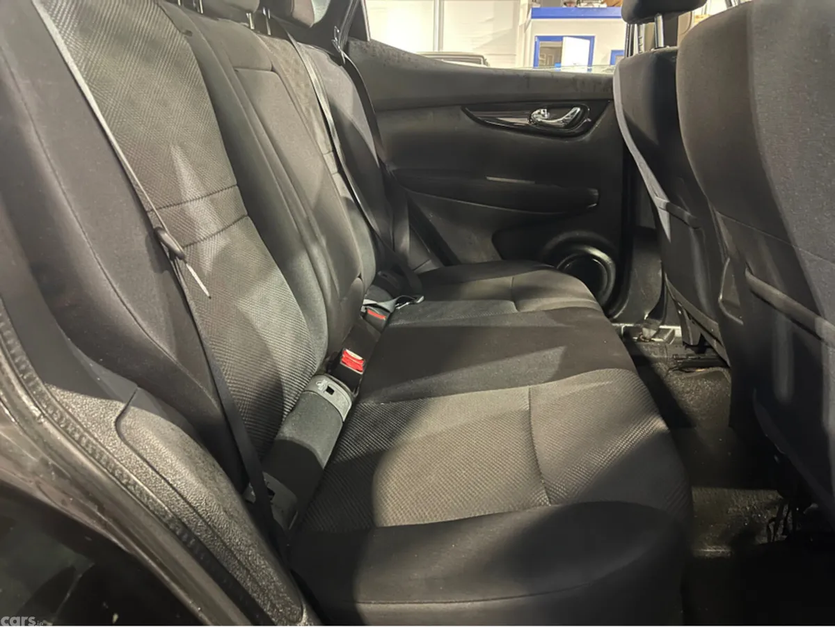 Nissan Qashqai MPV, Diesel, 2017, Black