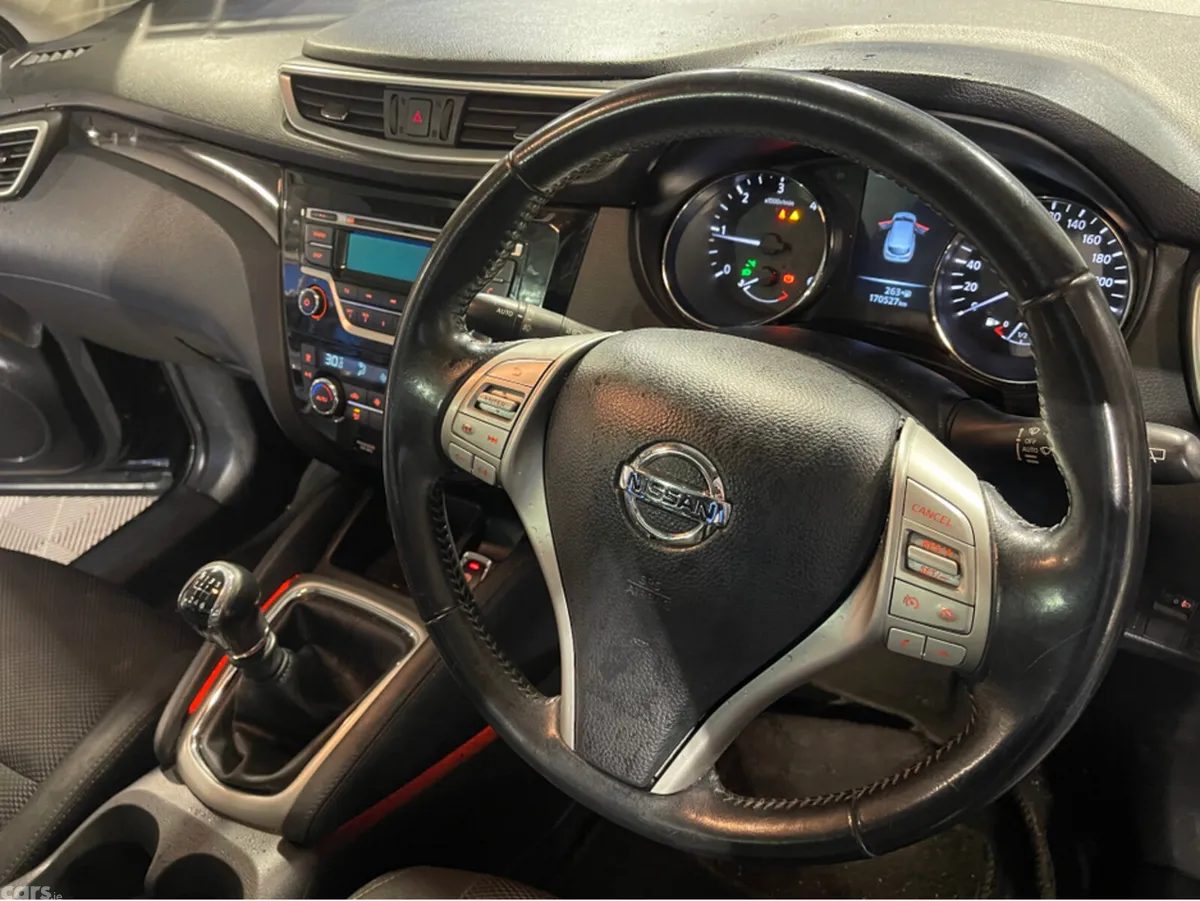 Nissan Qashqai MPV, Diesel, 2017, Black