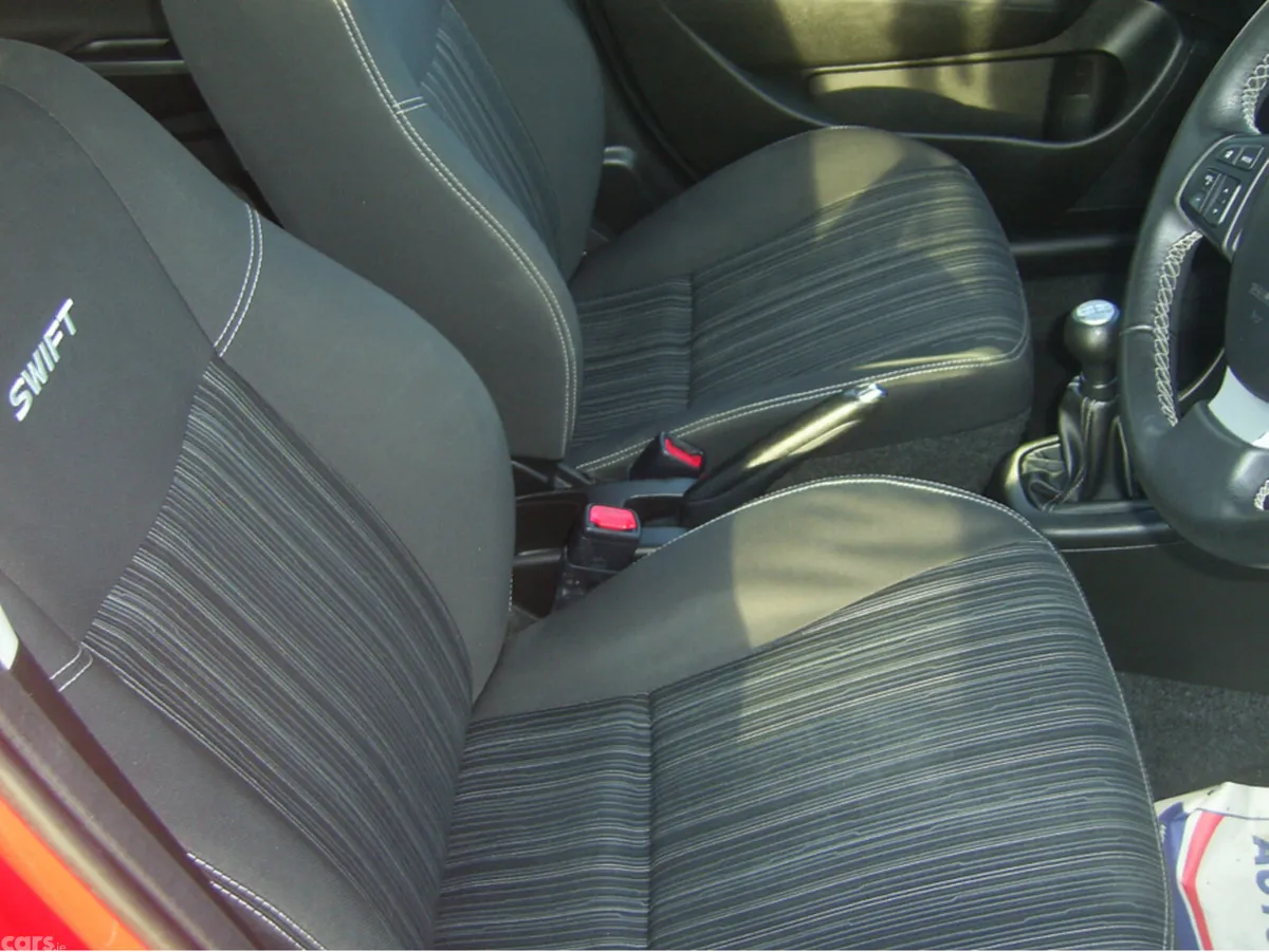 Suzuki Swift Hatchback, Petrol, 2014, Red