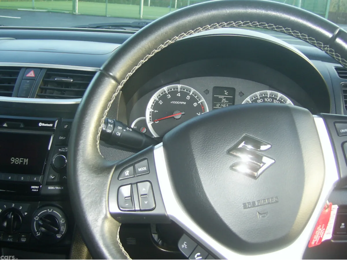 Suzuki Swift Hatchback, Petrol, 2014, Red