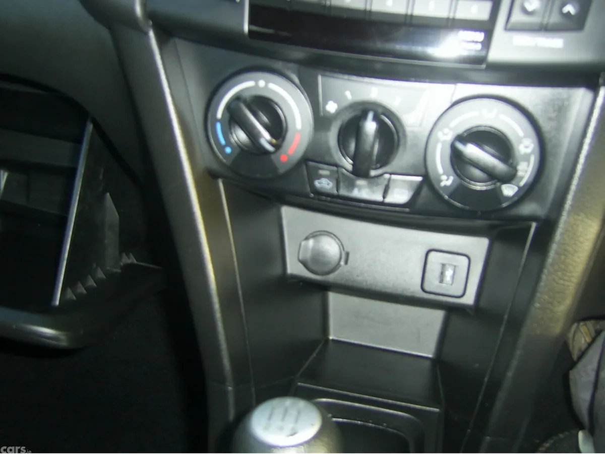 Suzuki Swift Hatchback, Petrol, 2014, Red