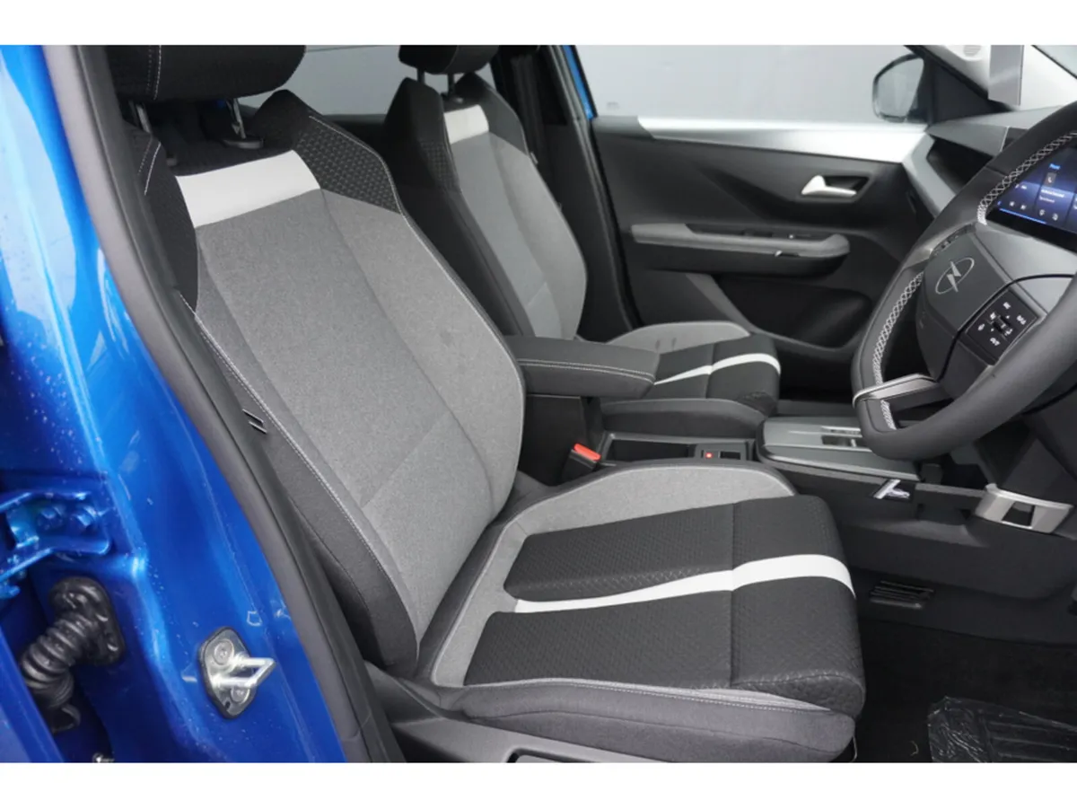 Opel Frontera SUV, Petrol Hybrid, 2026, Blue