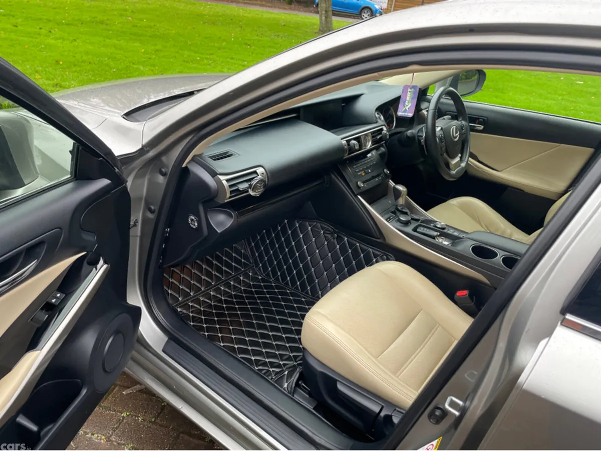 Lexus IS Saloon, Petrol Hybrid, 2014, Silver