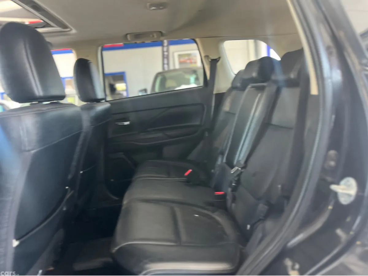 Mitsubishi Outlander Estate, Petrol Plug-in Hybrid, 2015, Black