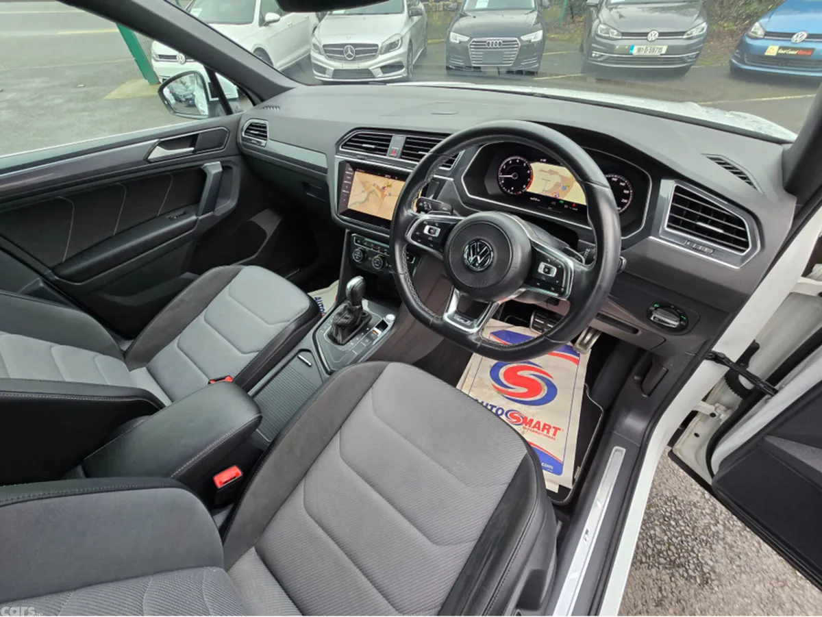 Volkswagen Tiguan MPV, Petrol, 2018, White