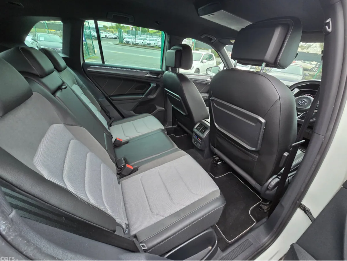 Volkswagen Tiguan MPV, Petrol, 2018, White