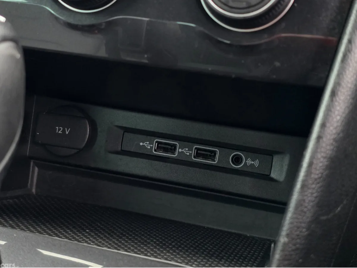 Volkswagen Tiguan MPV, Petrol, 2018, White