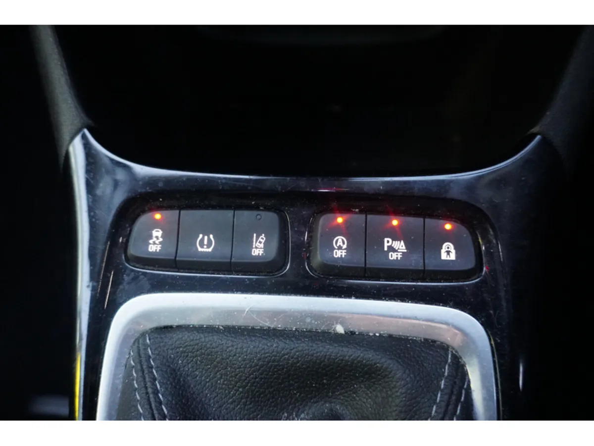 Opel Crossland SUV, Diesel, 2022, Grey