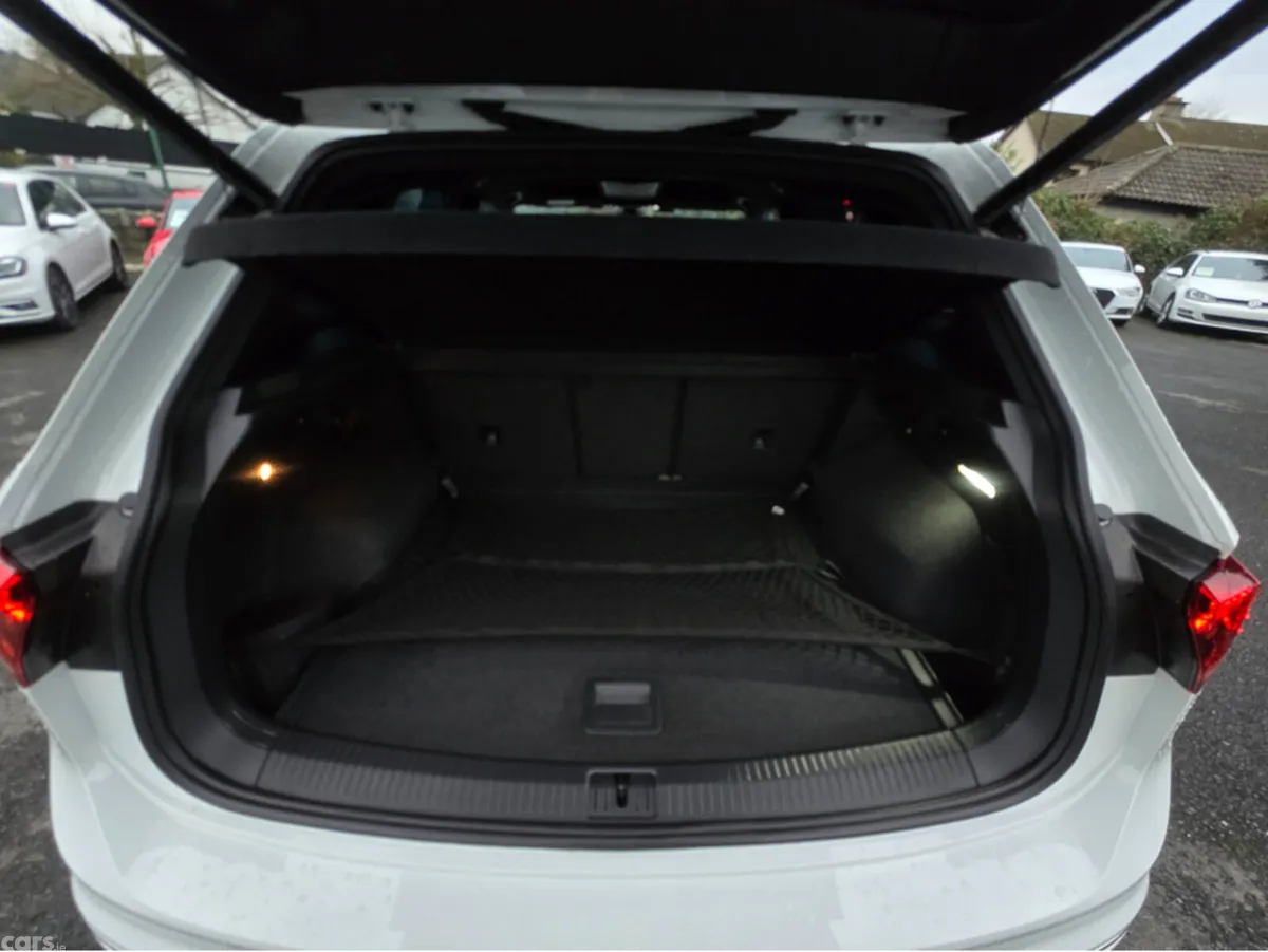 Volkswagen Tiguan SUV, Petrol, 2017, White