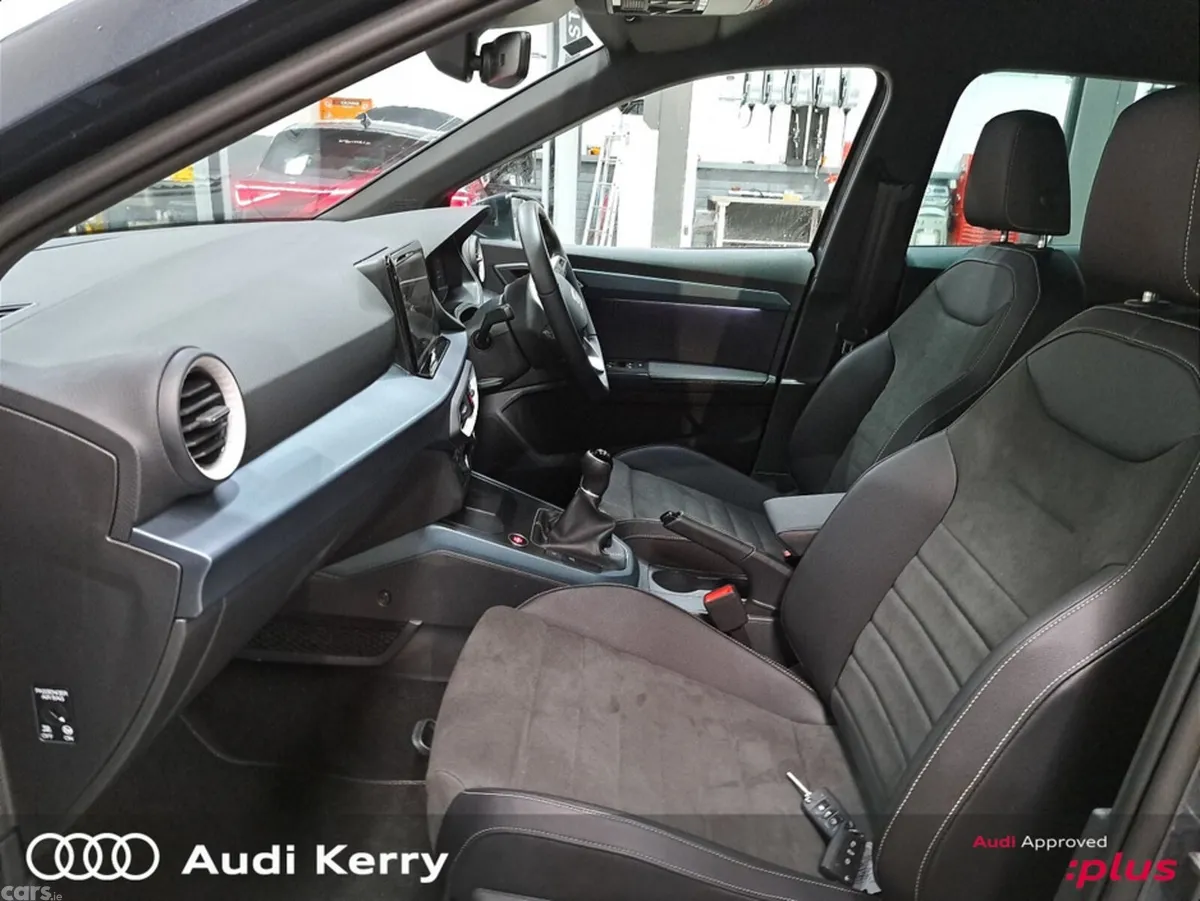 SEAT Arona Hatchback, Petrol, 2025, Grey