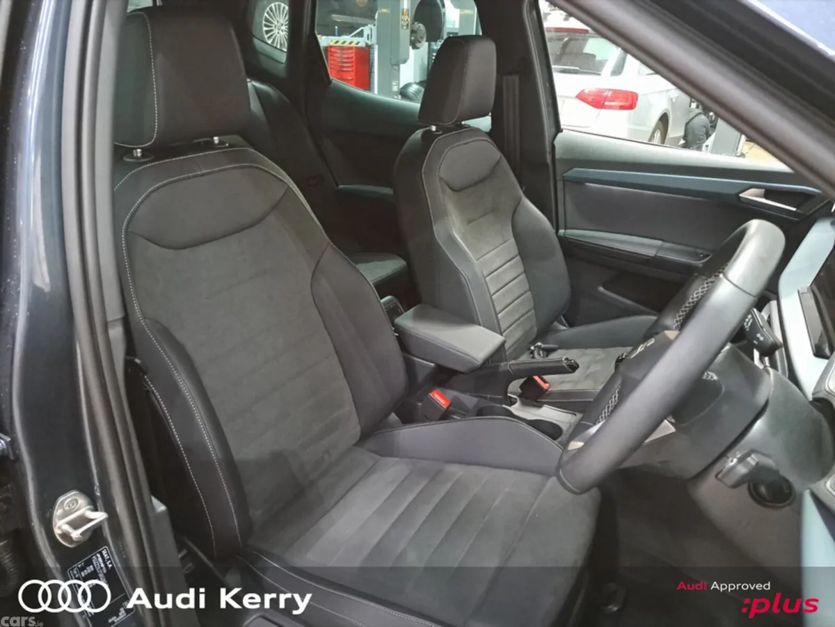 SEAT Arona Hatchback, Petrol, 2025, Grey