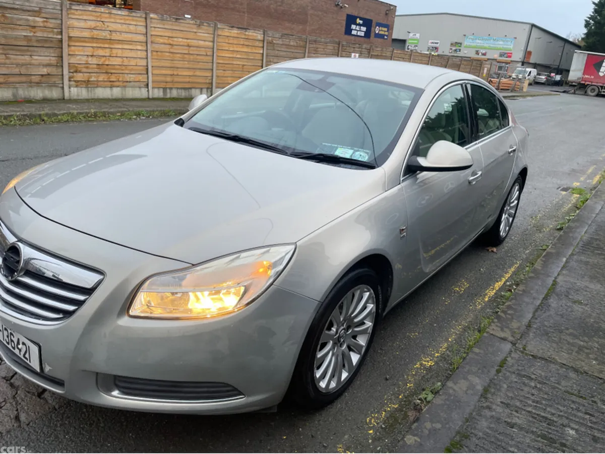 Vauxhall Insignia Hatchback, Diesel, 2010, Silver
