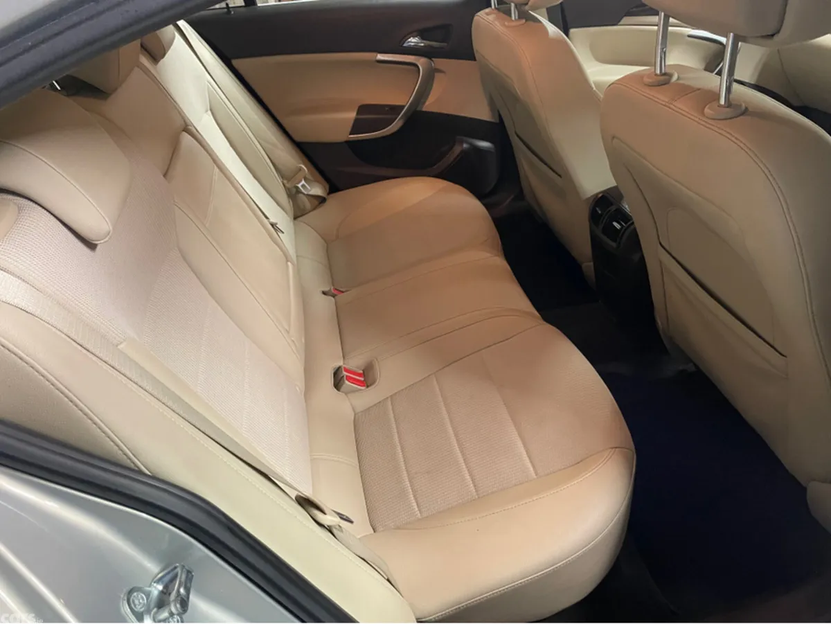 Vauxhall Insignia Hatchback, Diesel, 2010, Silver