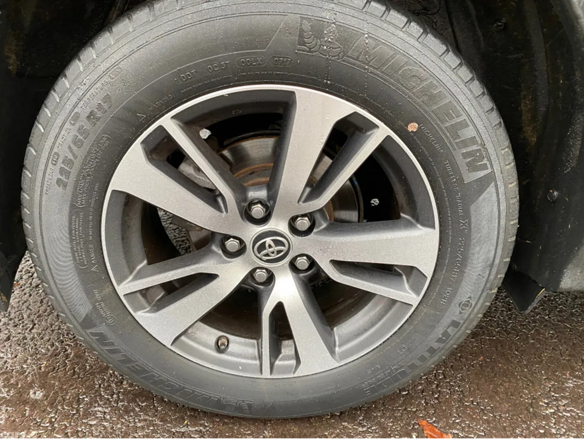 Toyota RAV4 MPV, Diesel, 2018, Red