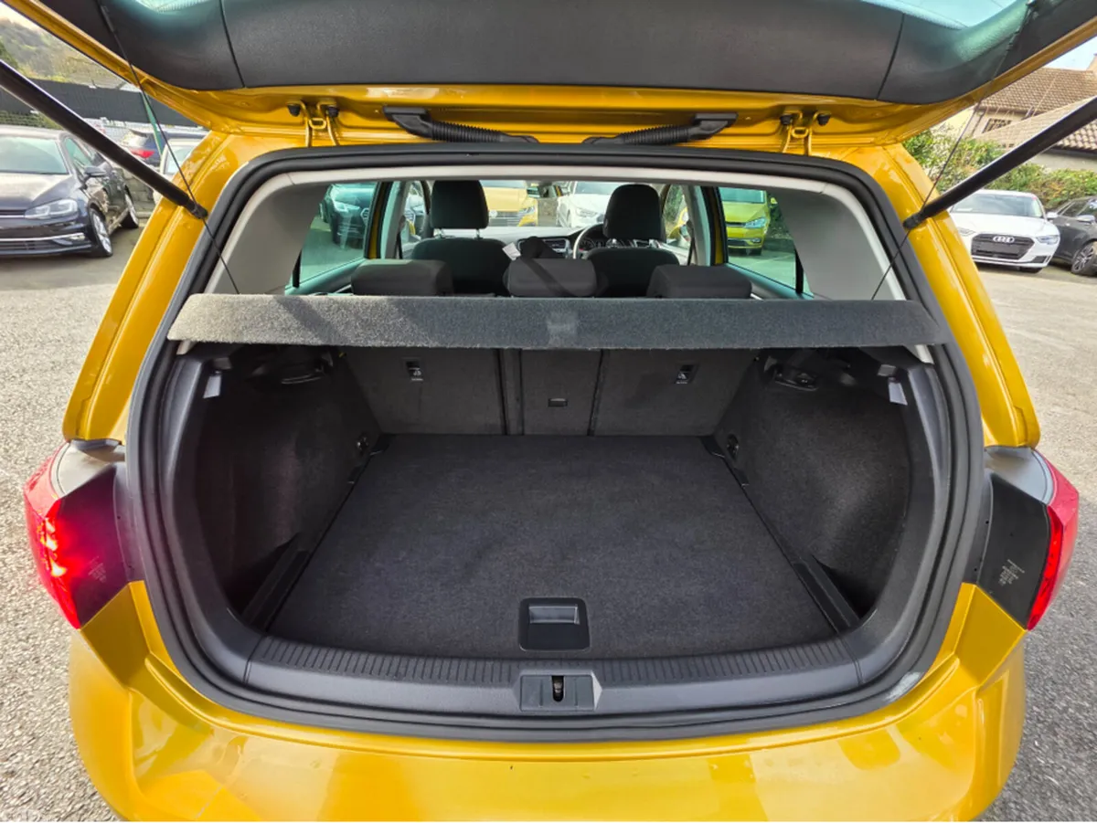 Volkswagen Golf Hatchback, Petrol, 2017, Gold