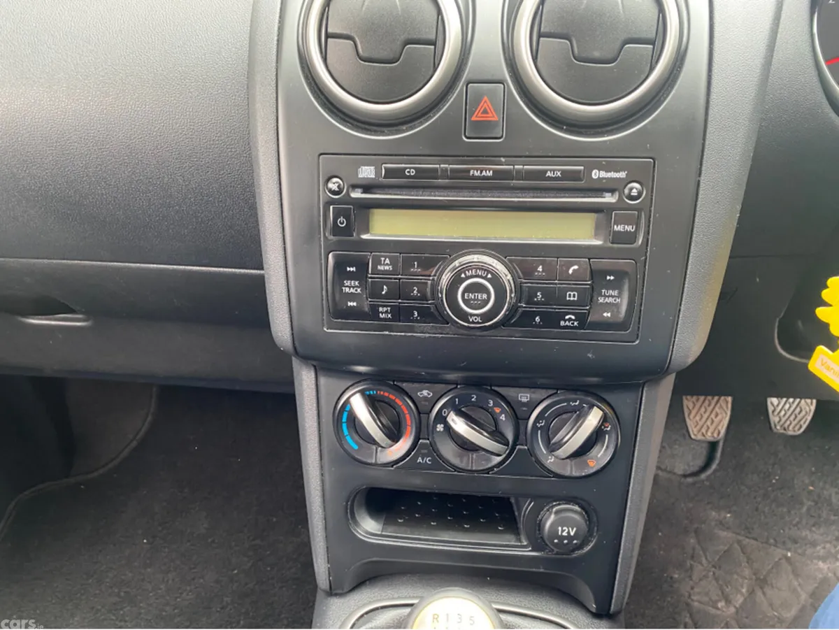 Nissan Qashqai+2 Hatchback, Diesel, 2011, Red