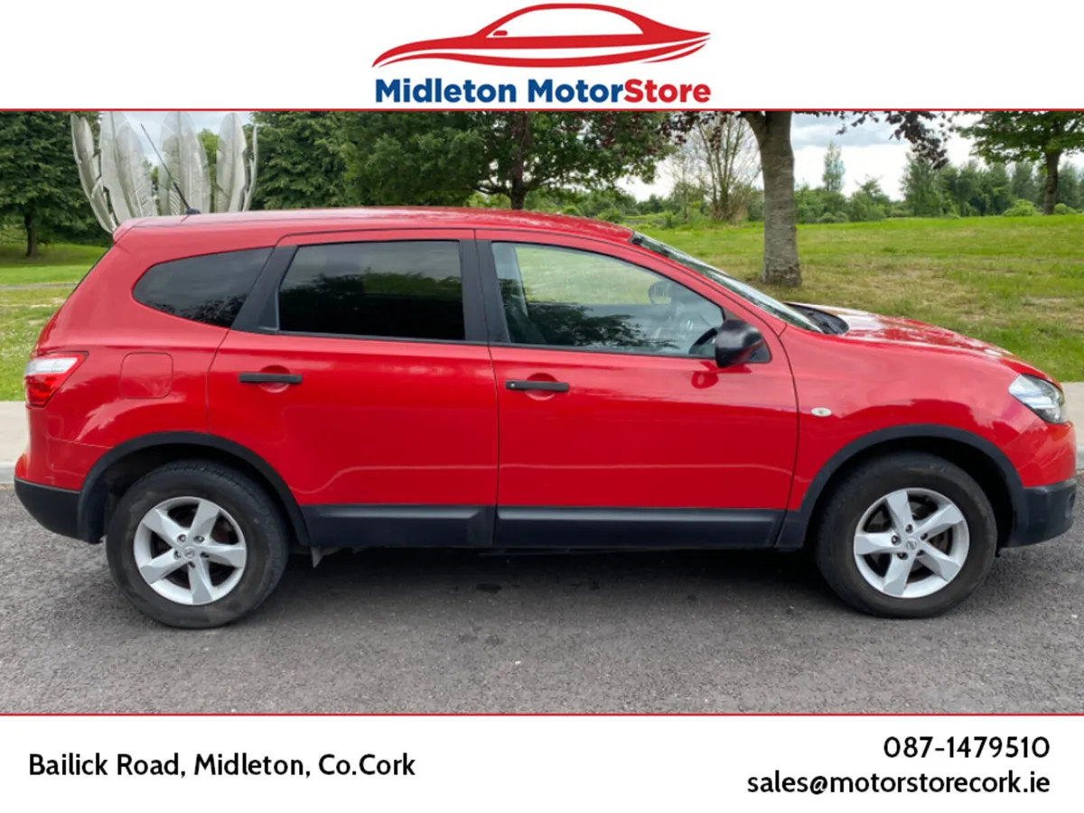 Nissan Qashqai+2 Hatchback, Diesel, 2011, Red