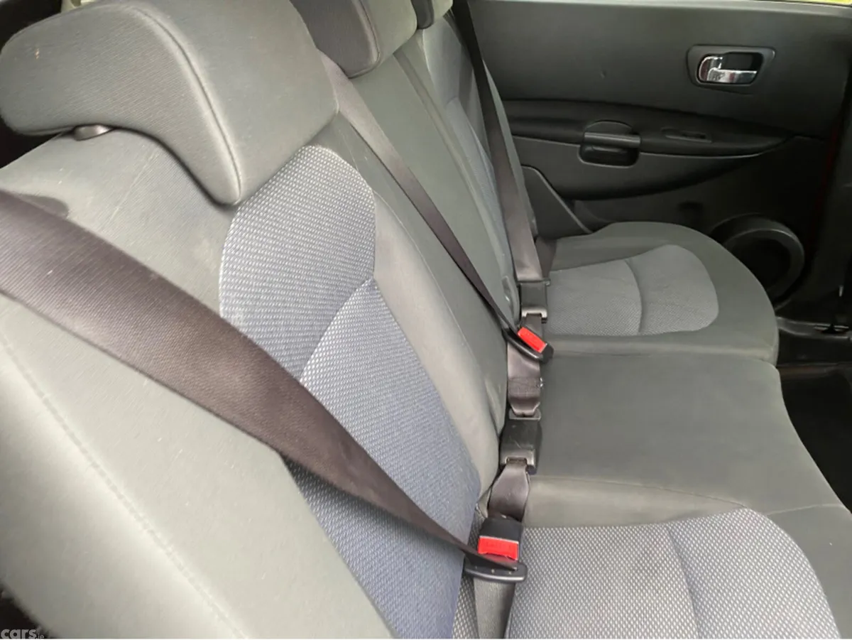 Nissan Qashqai+2 Hatchback, Diesel, 2011, Red