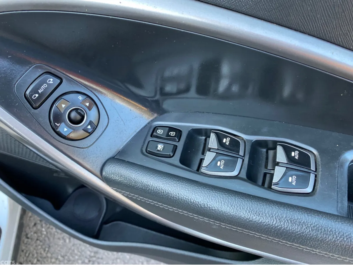 Hyundai Santa Fe Estate, Diesel, 2015, Silver