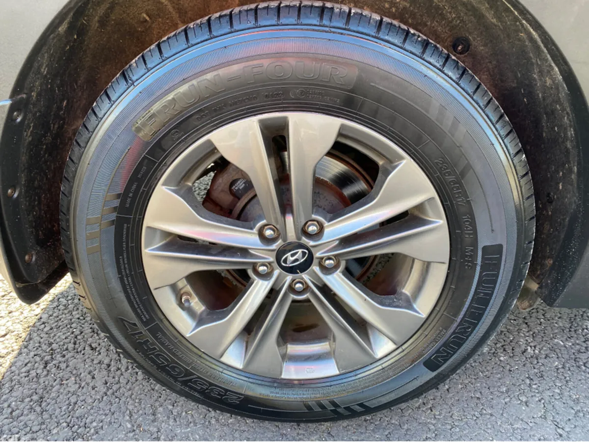 Hyundai Santa Fe Estate, Diesel, 2015, Silver