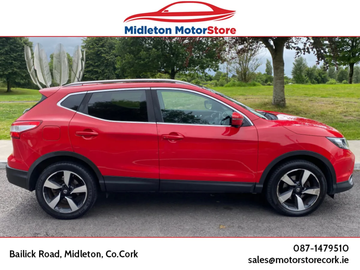 Nissan Qashqai Hatchback, Diesel, 2016, Red