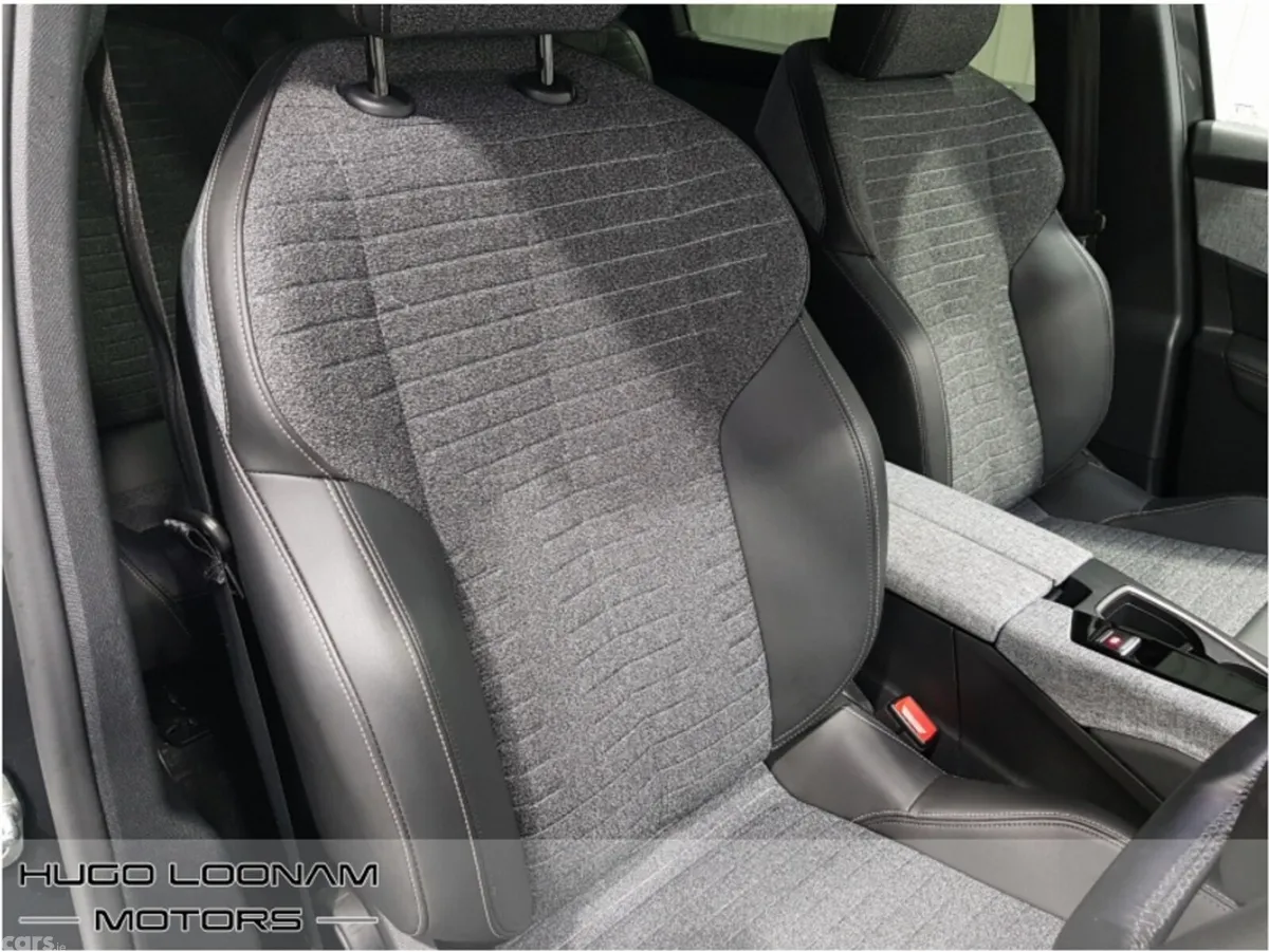 Peugeot 5008 MPV, Petrol, 2025, Grey