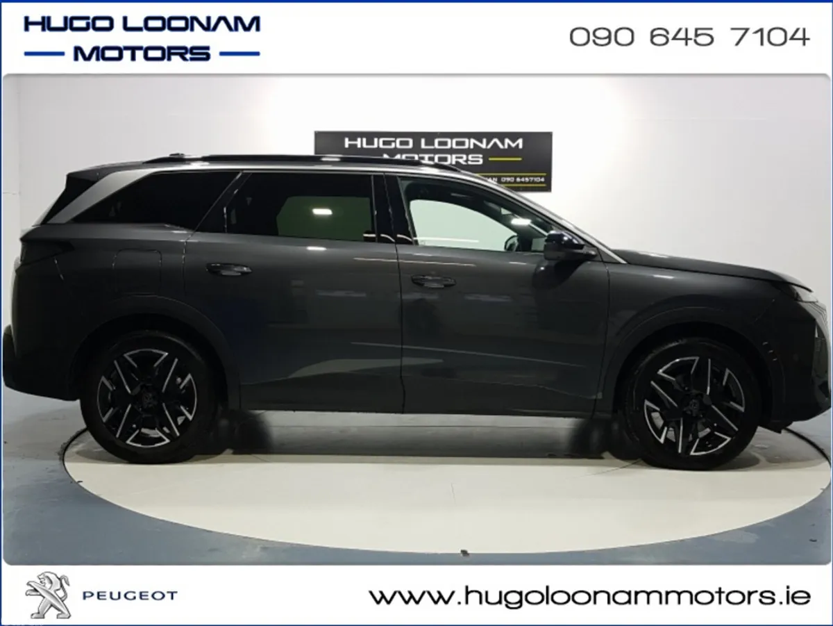 Peugeot 5008 MPV, Petrol, 2025, Grey