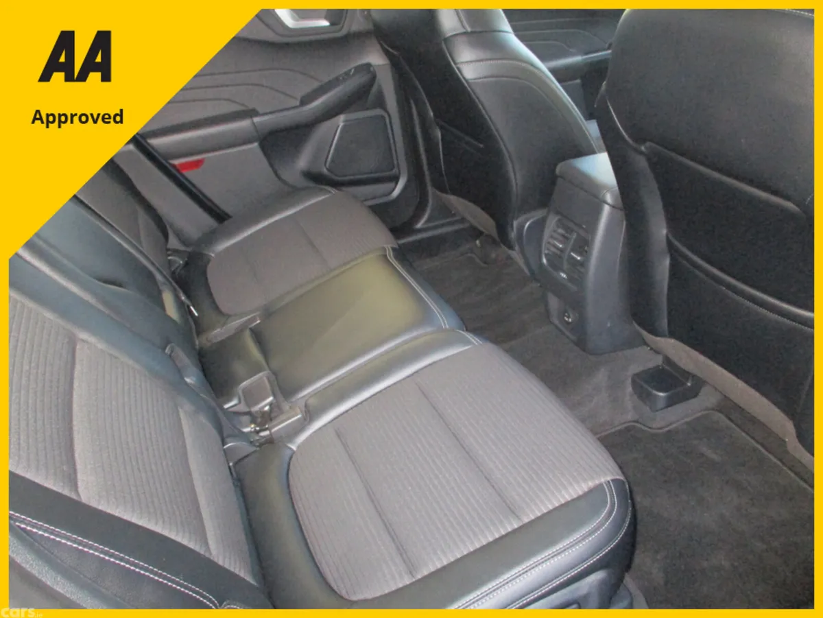 Ford Kuga Hatchback, Diesel, 2022, Blue
