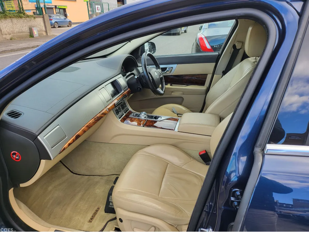 Jaguar XF Estate, Diesel, 2013, Blue